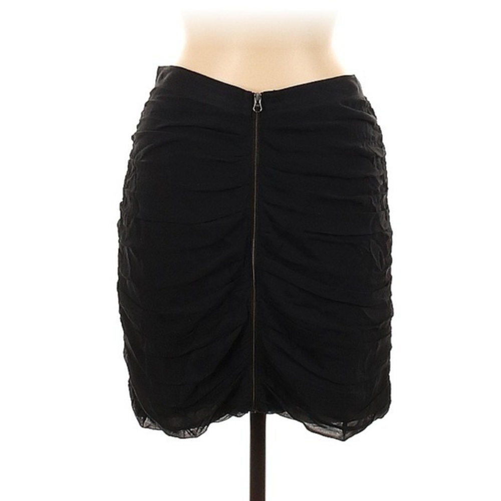 Broadway & Broome Anthropologie
Size 6 Silk Skirt